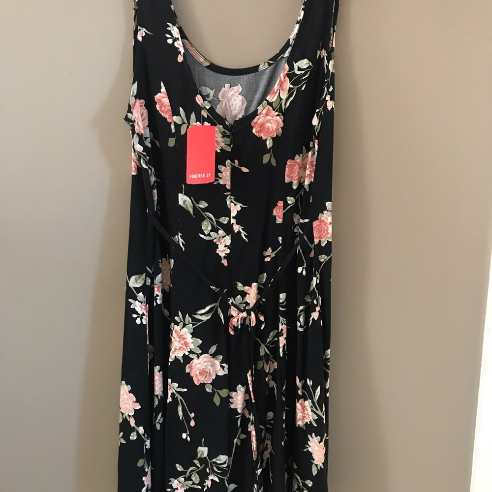 Spring dress - Picture 2 of 3